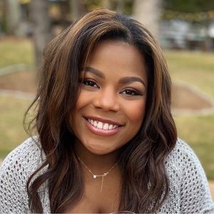 Meet your Posher, Maya